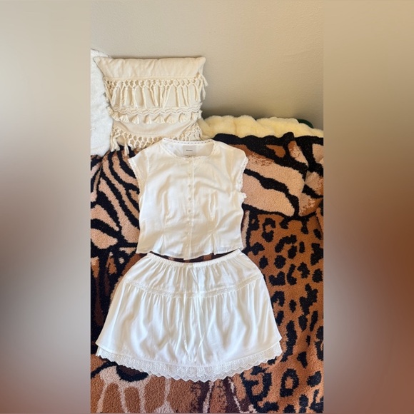 Reformation Valetta Two Piece In White, brand new, never worn, no flaws. - Picture 9 of 15